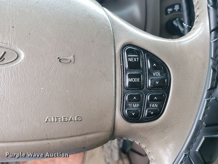 image for item GG9585 2002 Ford Excursion Limited SUV