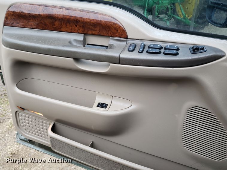 image for item GG9585 2002 Ford Excursion Limited SUV