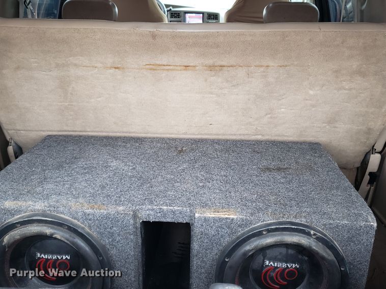 image for item GG9585 2002 Ford Excursion Limited SUV