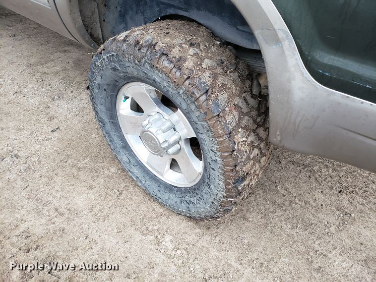 image for item GG9585 2002 Ford Excursion Limited SUV