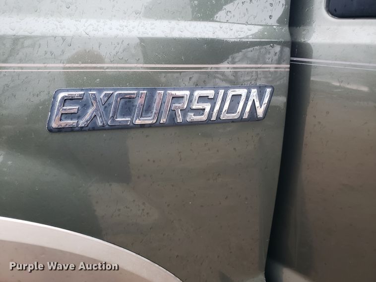 image for item GG9585 2002 Ford Excursion Limited SUV