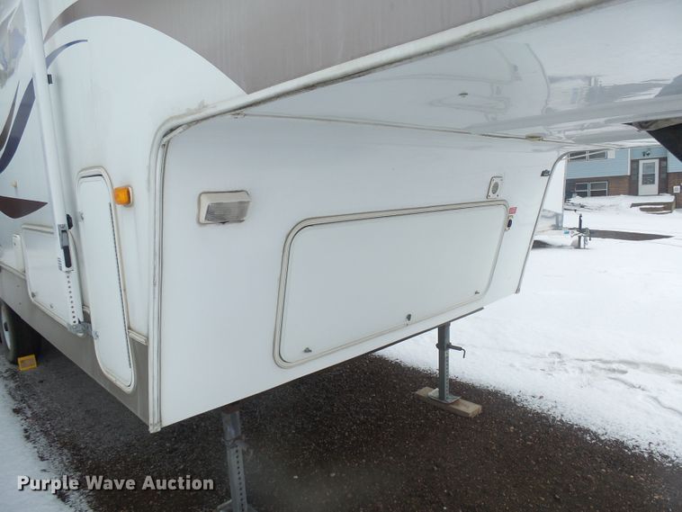 image for item GV9751 2008 Keystone 252RL camper
