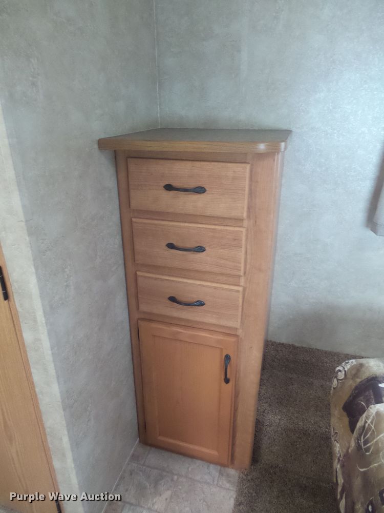 image for item GV9751 2008 Keystone 252RL camper