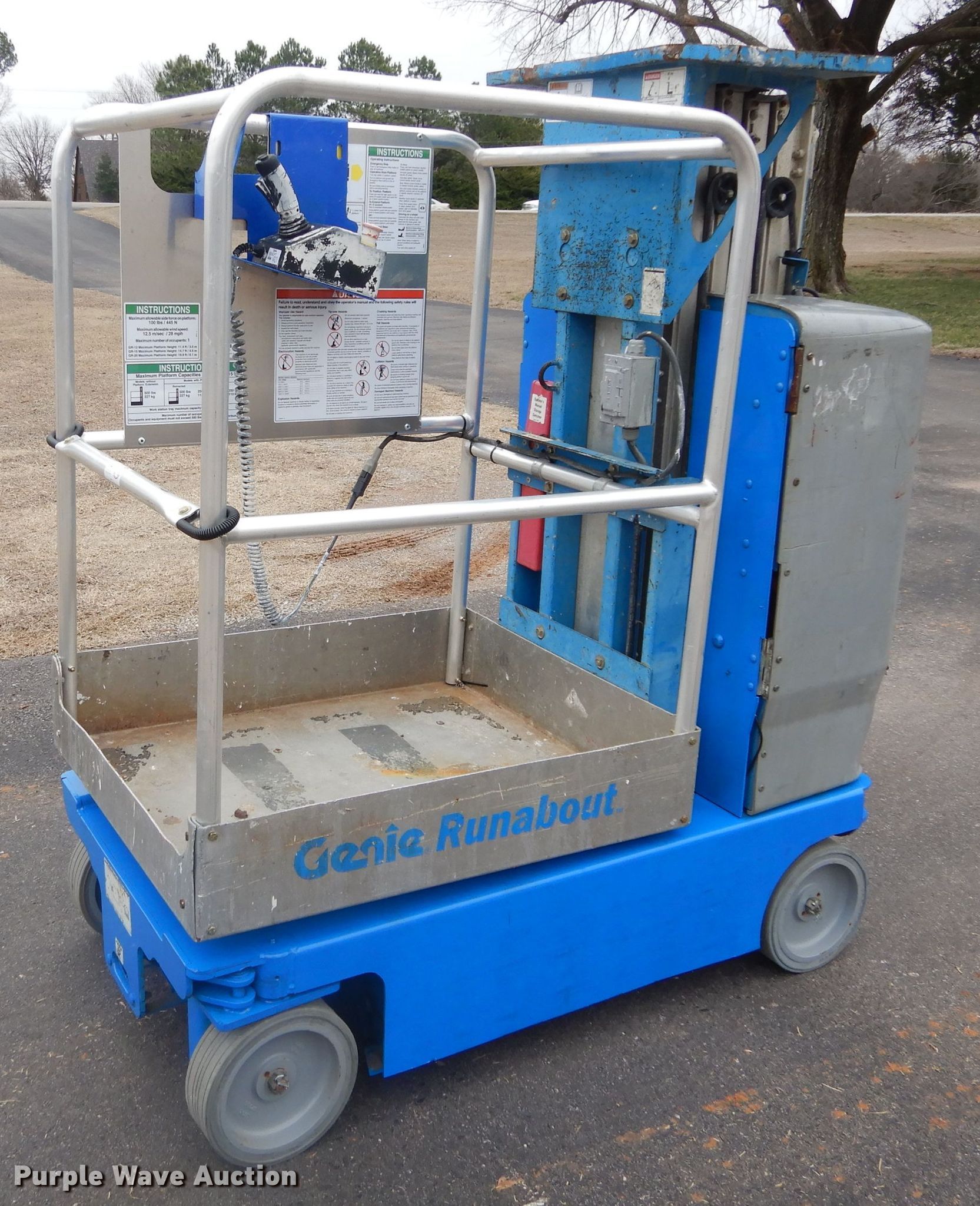 2012 Genie GR15 vertical lift in Marlow, OK Item DH3687 sold