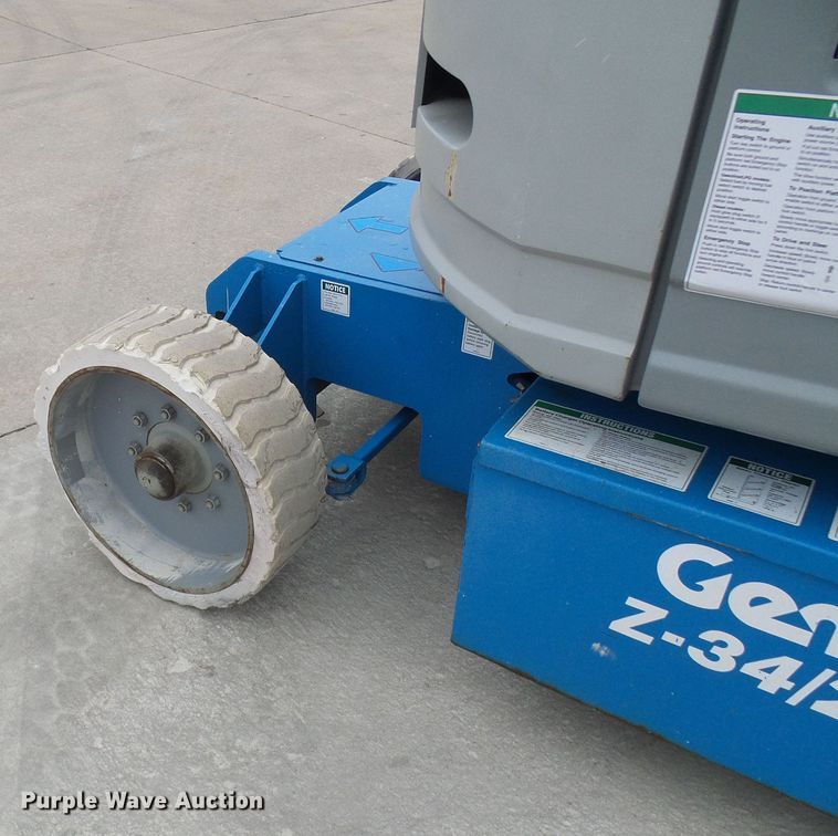 image for item DD1958 2001 Genie Z-34/22N boom lift