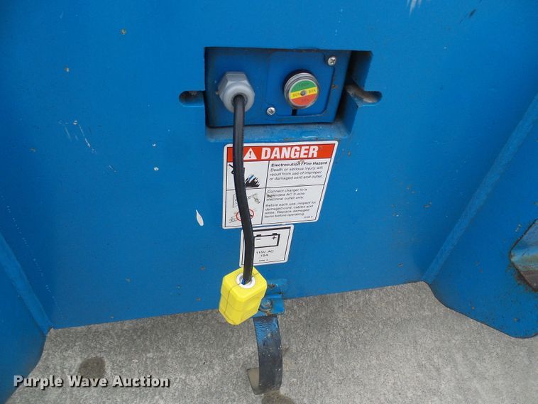 image for item DD1958 2001 Genie Z-34/22N boom lift