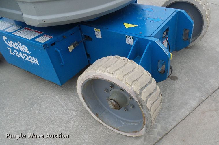 image for item DD1958 2001 Genie Z-34/22N boom lift