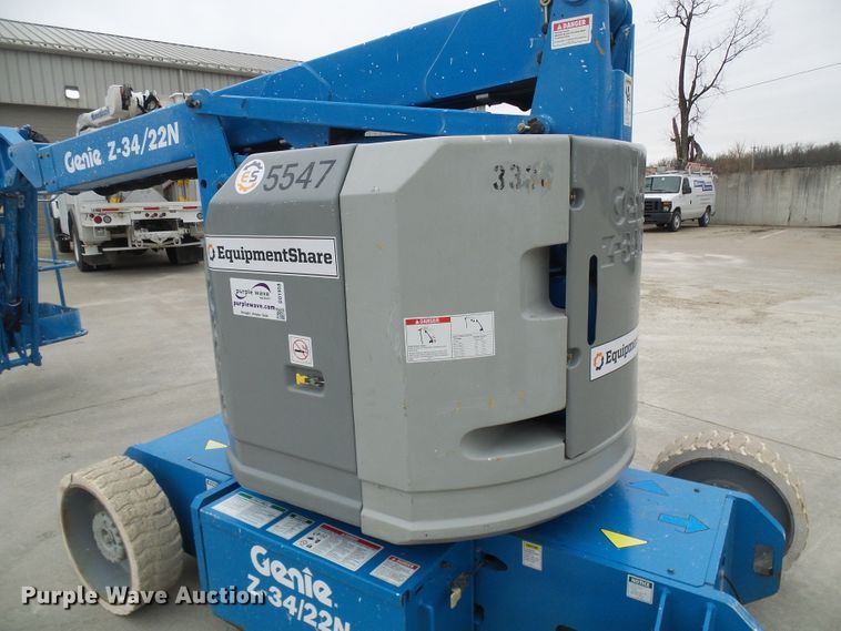 image for item DD1958 2001 Genie Z-34/22N boom lift
