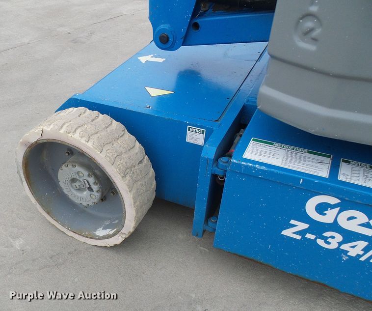 image for item DD1958 2001 Genie Z-34/22N boom lift