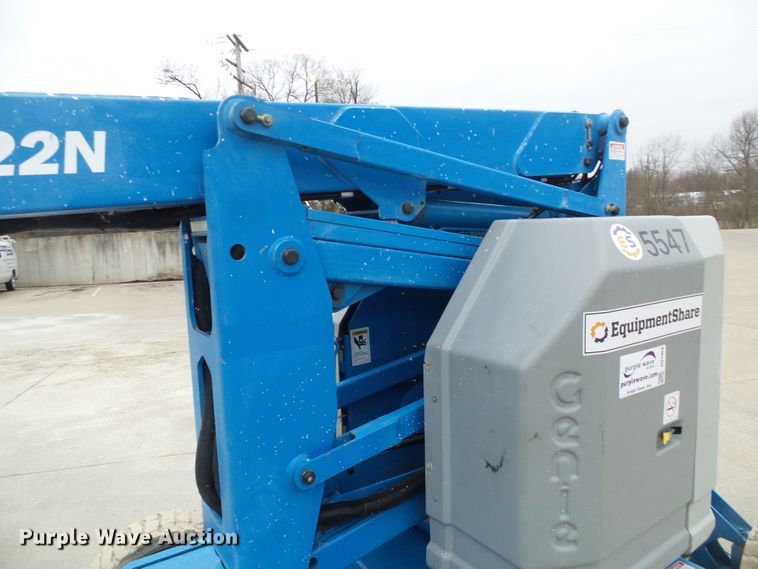 image for item DD1958 2001 Genie Z-34/22N boom lift