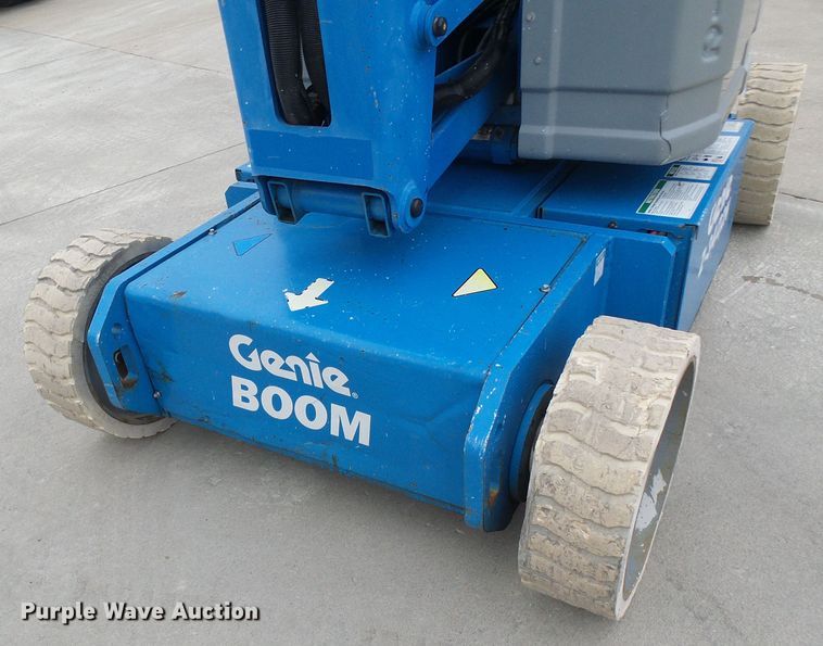 image for item DD1958 2001 Genie Z-34/22N boom lift