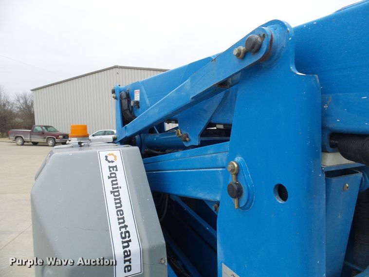 image for item DD1958 2001 Genie Z-34/22N boom lift