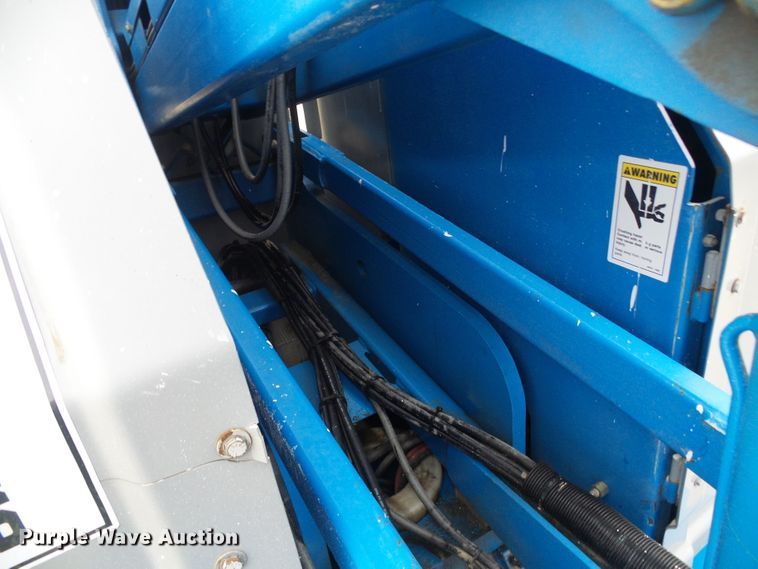 image for item DD1958 2001 Genie Z-34/22N boom lift