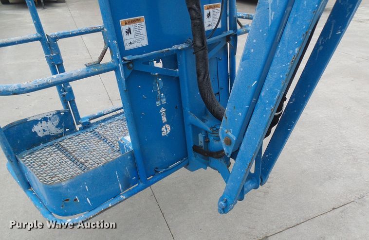image for item DD1958 2001 Genie Z-34/22N boom lift