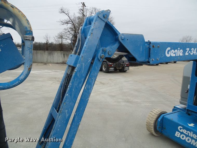 image for item DD1958 2001 Genie Z-34/22N boom lift