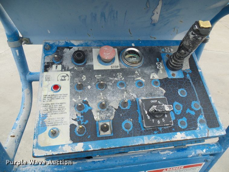 image for item DD1958 2001 Genie Z-34/22N boom lift