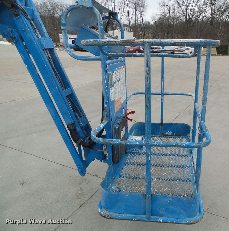 image for item DD1958 2001 Genie Z-34/22N boom lift