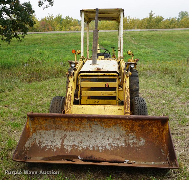 image for item DD6627 International 260A backhoe