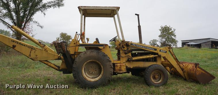 image for item DD6627 International 260A backhoe