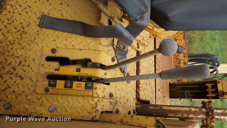 image for item DD6627 International 260A backhoe