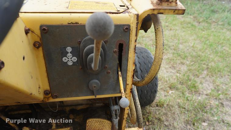 image for item DD6627 International 260A backhoe
