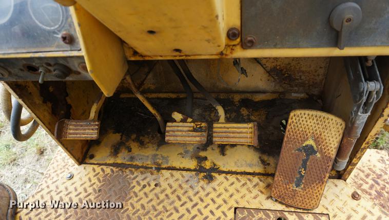 image for item DD6627 International 260A backhoe