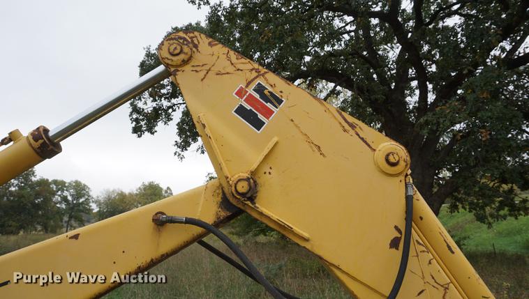 image for item DD6627 International 260A backhoe
