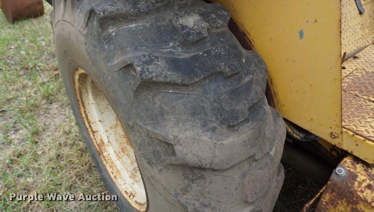 image for item DD6627 International 260A backhoe