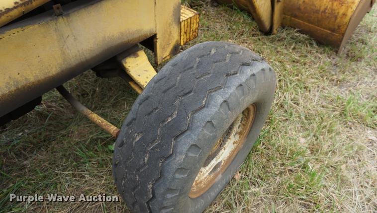 image for item DD6627 International 260A backhoe