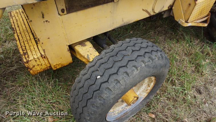 image for item DD6627 International 260A backhoe