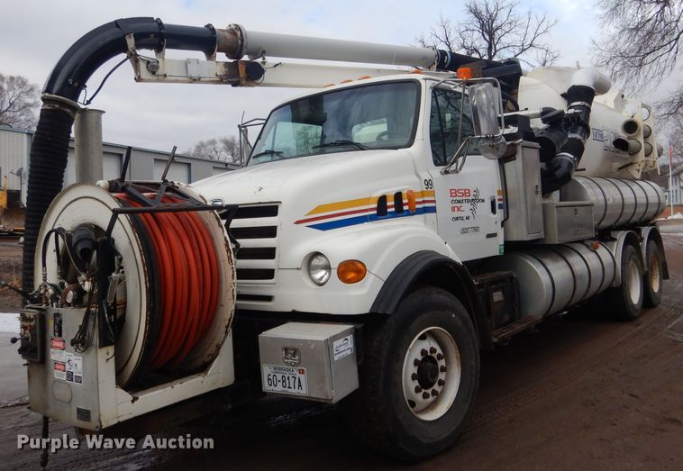 image for item DG5895 1999 Sterling LT7501 hydrovac truck