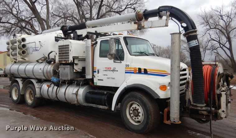 image for item DG5895 1999 Sterling LT7501 hydrovac truck