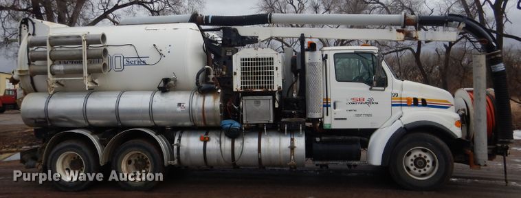 image for item DG5895 1999 Sterling LT7501 hydrovac truck