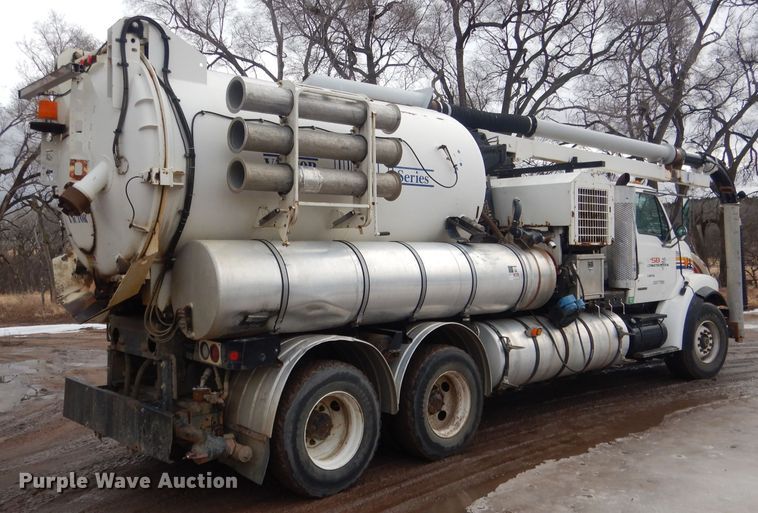 image for item DG5895 1999 Sterling LT7501 hydrovac truck