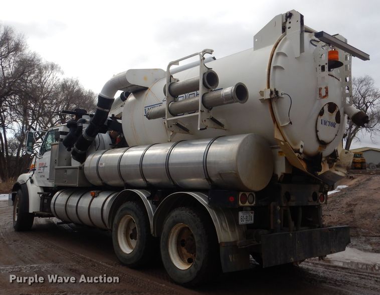 image for item DG5895 1999 Sterling LT7501 hydrovac truck