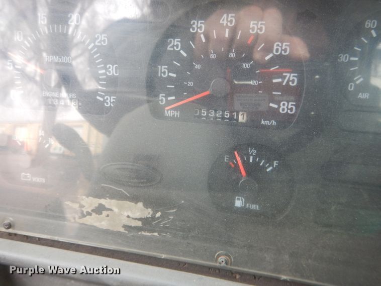 image for item DG5895 1999 Sterling LT7501 hydrovac truck