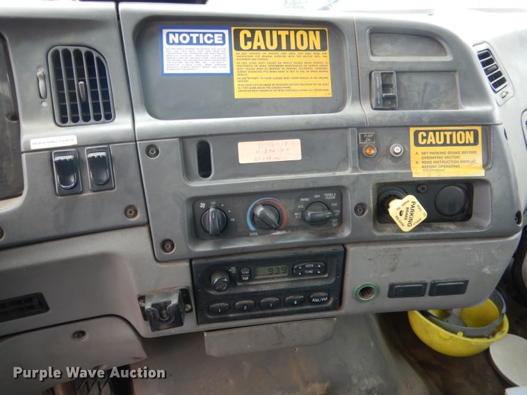 image for item DG5895 1999 Sterling LT7501 hydrovac truck