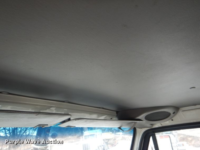 image for item DG5895 1999 Sterling LT7501 hydrovac truck