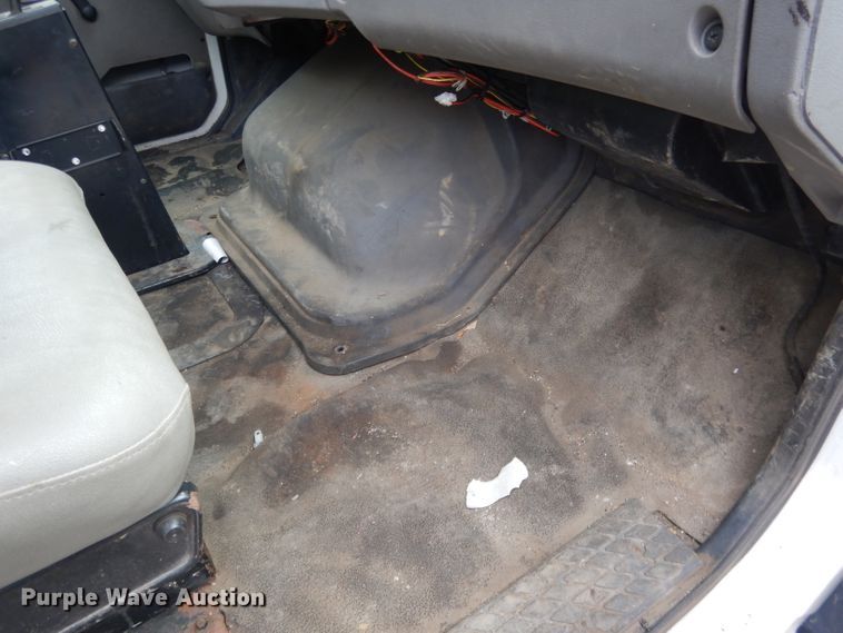 image for item DG5895 1999 Sterling LT7501 hydrovac truck