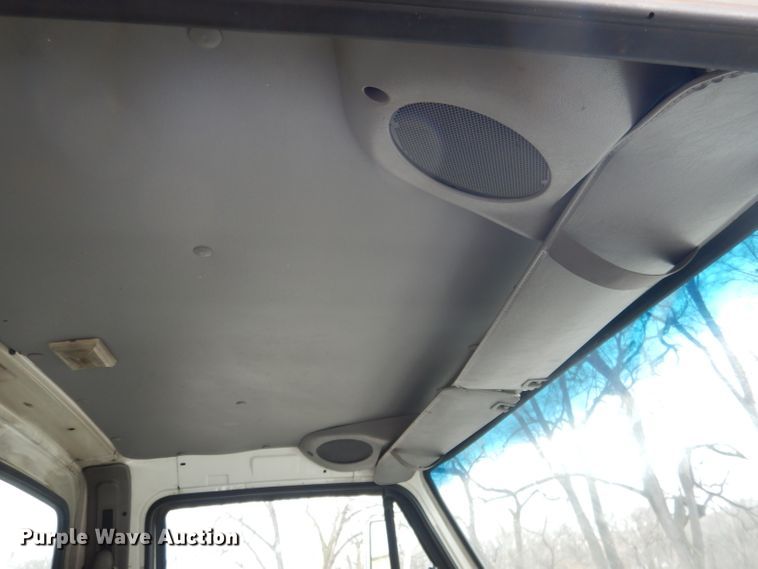 image for item DG5895 1999 Sterling LT7501 hydrovac truck