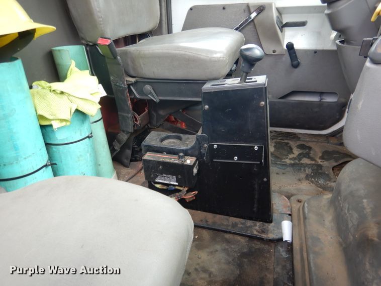 image for item DG5895 1999 Sterling LT7501 hydrovac truck