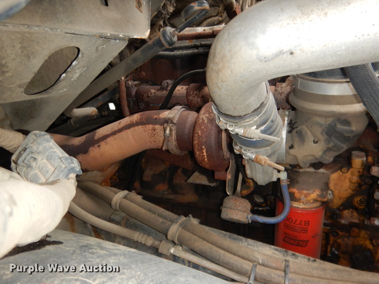 image for item DG5895 1999 Sterling LT7501 hydrovac truck