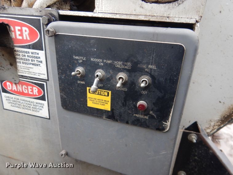 image for item DG5895 1999 Sterling LT7501 hydrovac truck