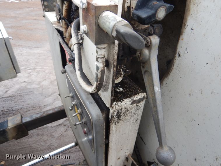 image for item DG5895 1999 Sterling LT7501 hydrovac truck