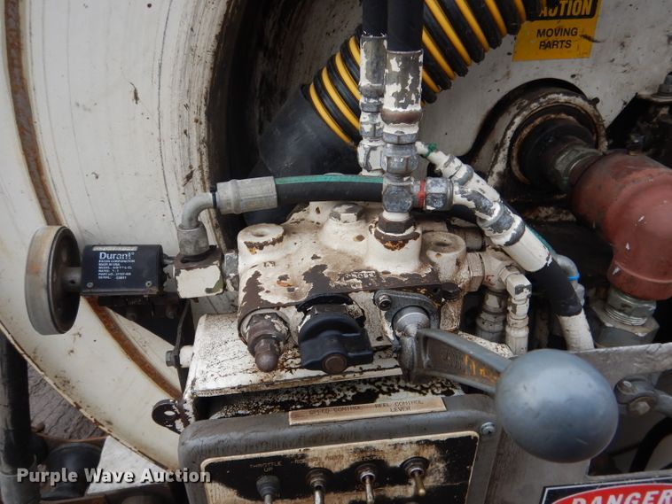 image for item DG5895 1999 Sterling LT7501 hydrovac truck