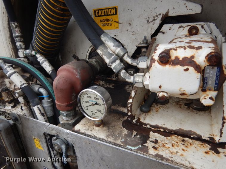 image for item DG5895 1999 Sterling LT7501 hydrovac truck