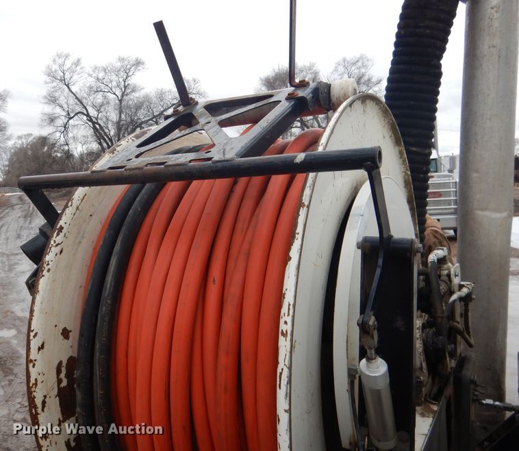 image for item DG5895 1999 Sterling LT7501 hydrovac truck