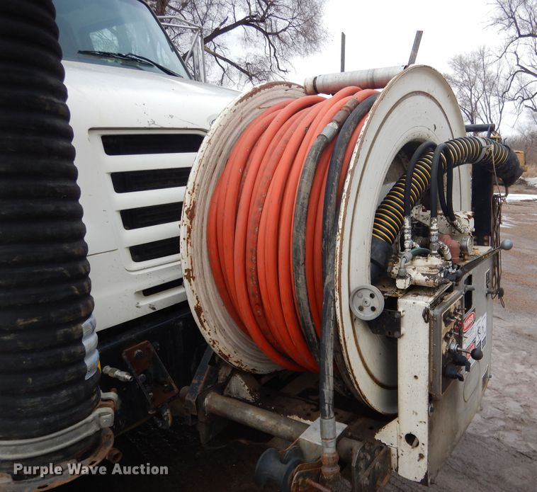 image for item DG5895 1999 Sterling LT7501 hydrovac truck