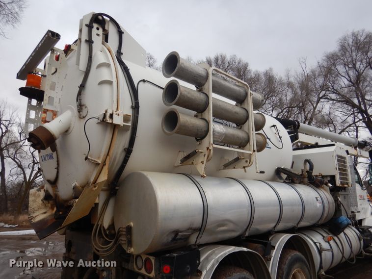 image for item DG5895 1999 Sterling LT7501 hydrovac truck