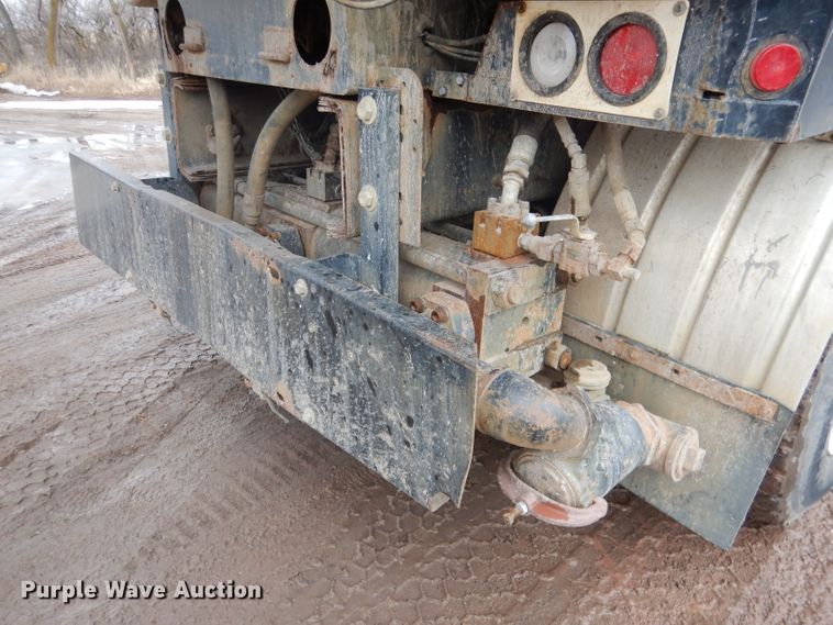 image for item DG5895 1999 Sterling LT7501 hydrovac truck